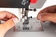 Afbeelding in Gallery-weergave laden, Veritas Power Stitch Pro + supersterk garen , jeansnaalden ,leernaalden ,speciaal voet voor jeans en leer ect.