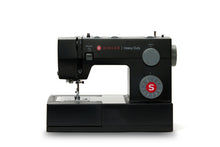 Afbeelding in Gallery-weergave laden, Singer Heavy Duty 4432 Black + cadeau 20 SPOELEN + SPOELENDOOS