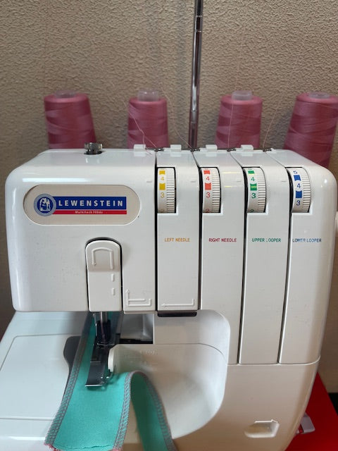 Lewenstein overlockmachine 700de 3/ 4 dr.