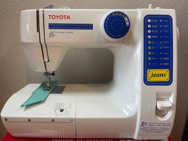 Toyota Jeans  Vrij Nieuw  3 jaar Garantie
